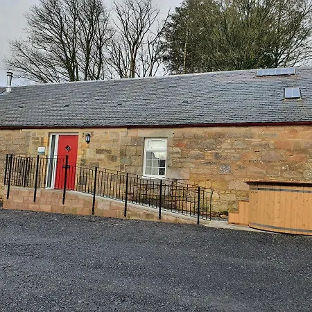 Inviting 2-Bed Barn With Hot Tub Near Muirkirk Villa Cumnock Exterior photo